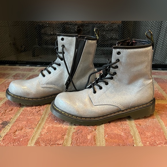 Woman’s Dr Martens Lace Up Boot, size 5M - Picture 2 of 7